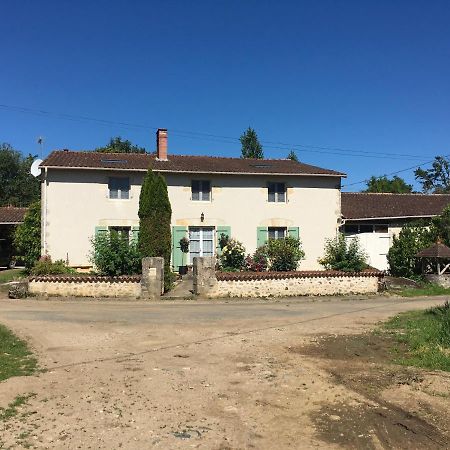 La Maison D'Olives Acomodação com café da manhã Nouic Exterior foto